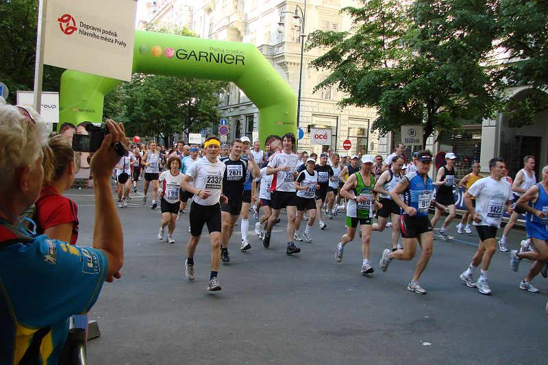 DSC04967.JPG - A tady běží naši 3 maratonci.