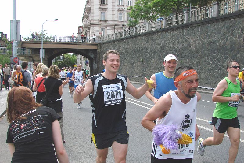 DSC04978.JPG - Asi nejlepší fotka. Kde se panu Burkoňovi podařilo vyfotit Honzu, Krociho i Ptáčníka.