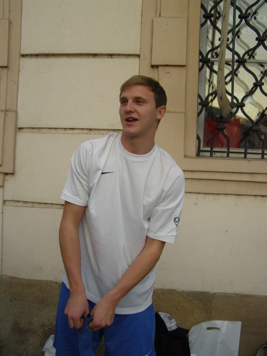 P9110065.JPG - Nováček Míra nebyl před závodem vůbec nervózní. Snažil se Štěpána vyhecovat sázkou, ale to bylo zcela bez šance.