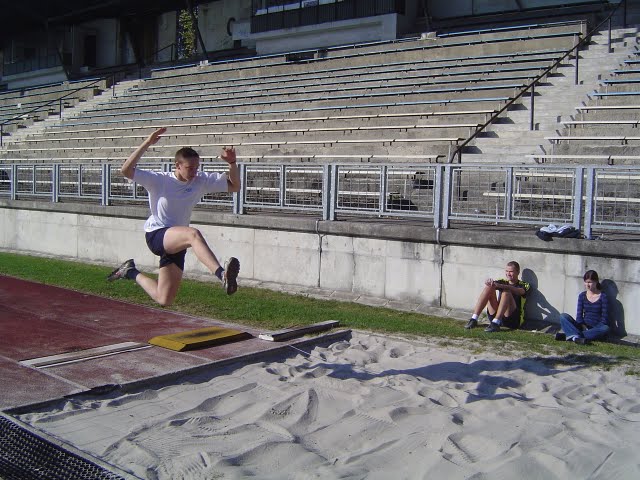 DSC03624.JPG - Trosman letí snad už od půlky rozběhové dráhy.