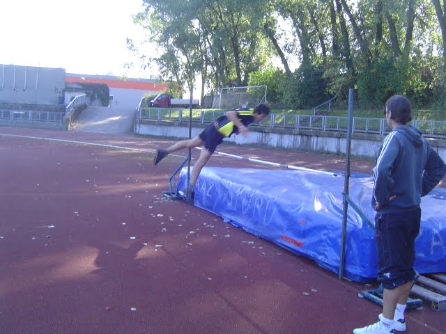 DSC03645.JPG - Radek skok čelem.