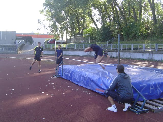 DSC03648.JPG - Tlusťoch předvedl akrobatický skok.