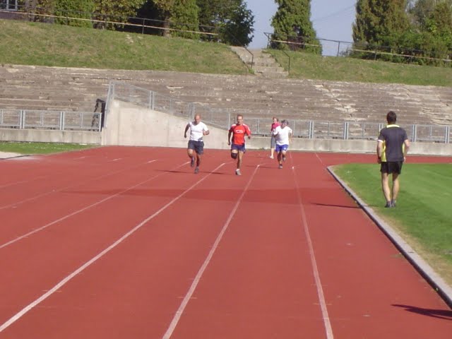 DSC03684.JPG - Závěrečný finish, o čelo bojuje Pepča s Láďou.