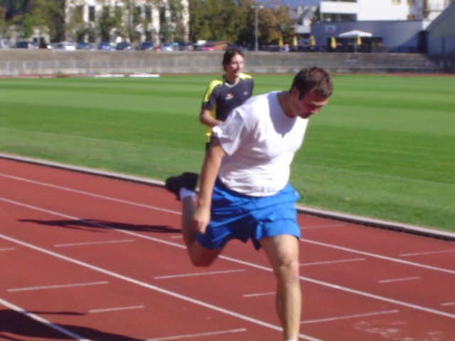 DSC03693.JPG - Nakonec finish zvládl lépe Tomík.