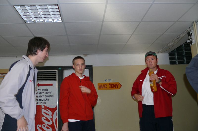 P1110162.JPG - Soustředění a poslední instrukce před závodem.