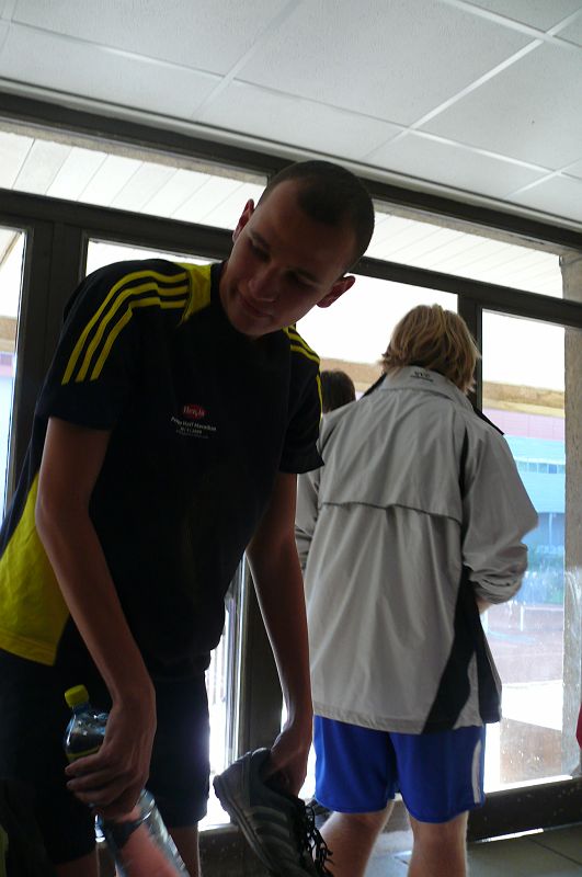 P1110163.JPG - Jarda si bere boty a vodu.