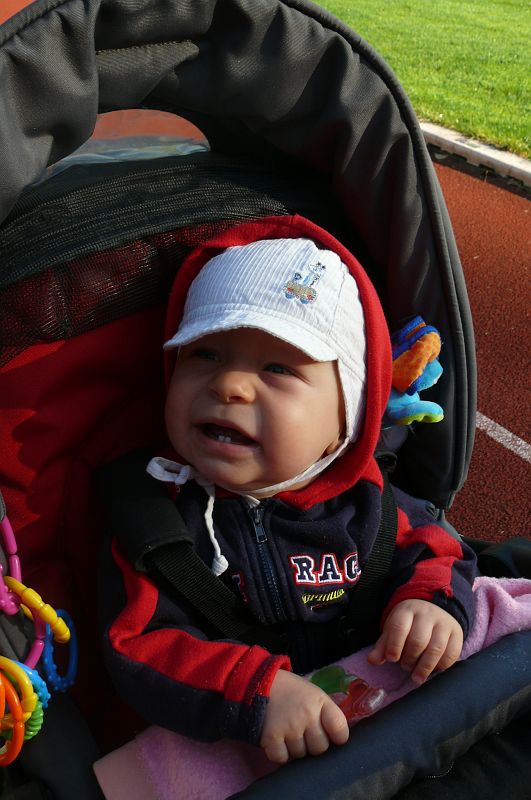 P1110171.JPG - Nebo probrečí.