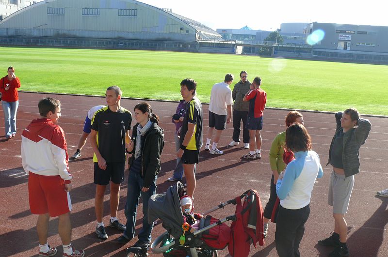 P1110178.JPG - Organizáři pořád v permanenci.