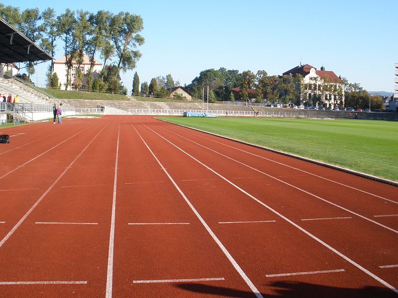 P9260018.JPG - První disciplína 100 metrů, ačkoliv se to nezdá, je to poměrně dálka.