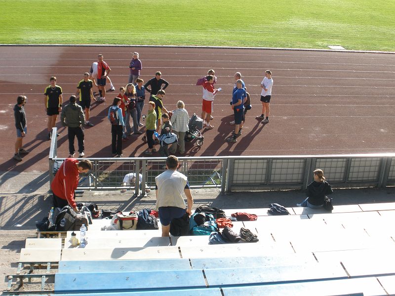 P9260034.JPG - Bylo nutné rozdělit účastníky do týmu a ty pak rozdělit dvou skupin, které budou provádět technické disciplíny odděleně.