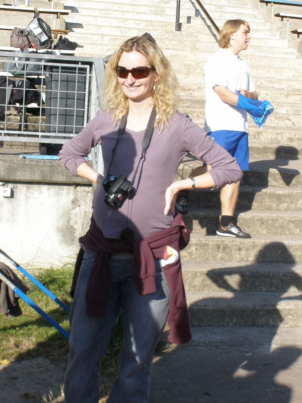 P9260051.JPG - Ani těhotenství nemůže fanoušky zastavit k povzbuzování super výkonů.