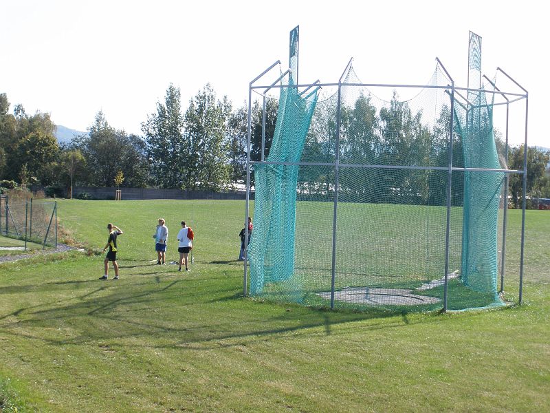 P9260210.JPG - do vrhačsko-házecícho sektoru.