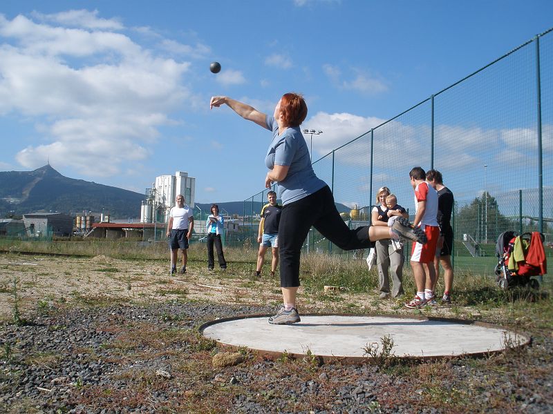 P9260239.JPG - I Marclelka si chtěla vrh vyzkoušet.