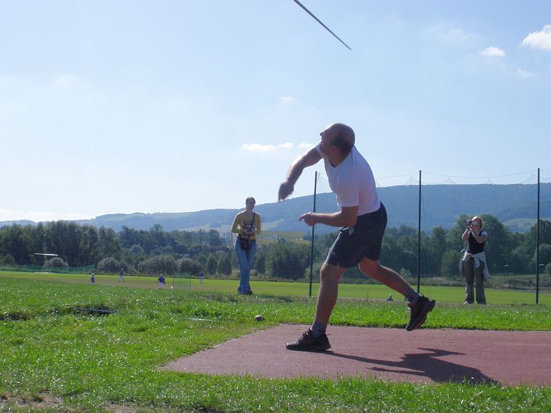 P9260255.JPG - Pepča kontroluje let náčiní.