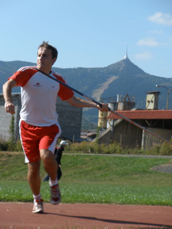 P9260262.JPG - Železný Zekon, Ještěd v pozdadí je super, škoda těch chladicích věží.