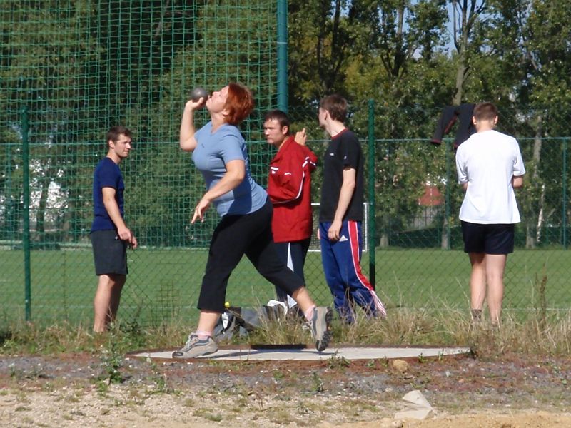 P9261052.JPG - Podle mého se příliš ohýbá v zádech