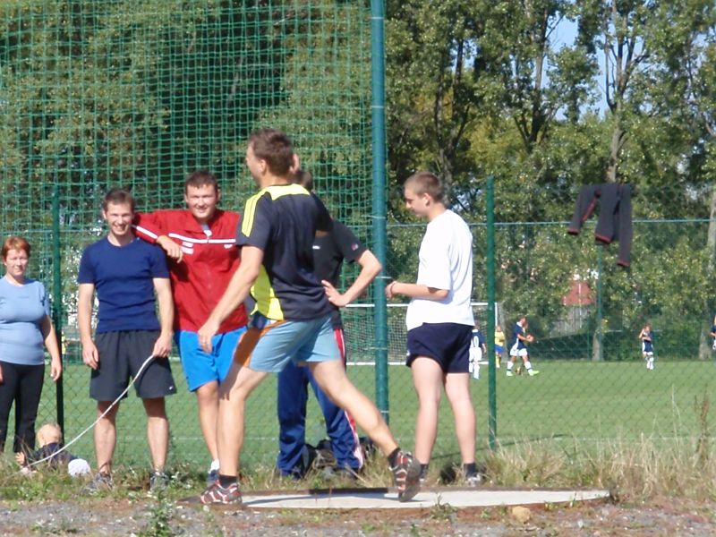 P9261070.JPG - Pavlík, to jsou všichni natěšení, Hanz teď slouží jako opěrátko.