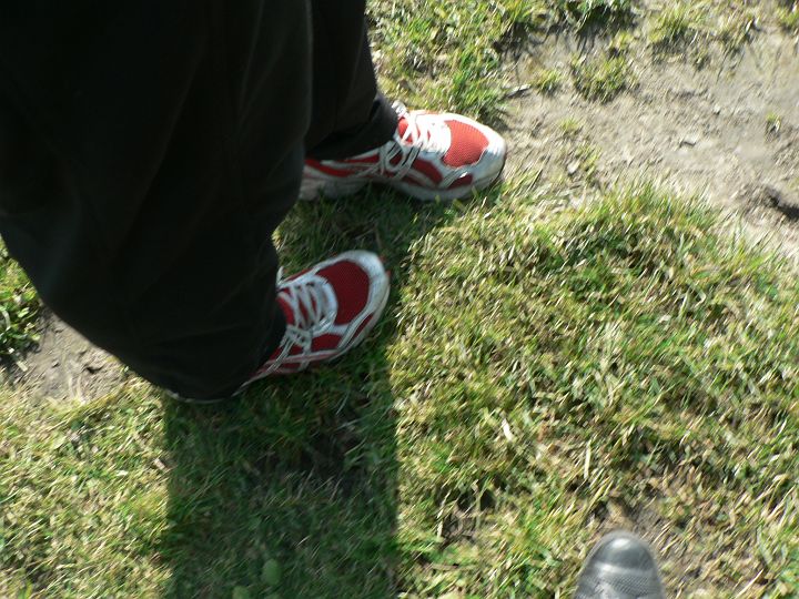 P1060277.JPG - I s křivýma nohama lze házet daleko