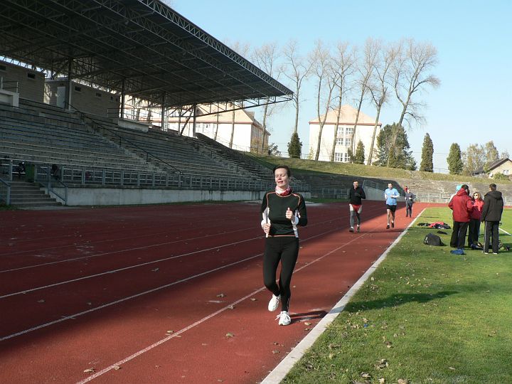 P1060343.JPG - Iveta běží co to dá