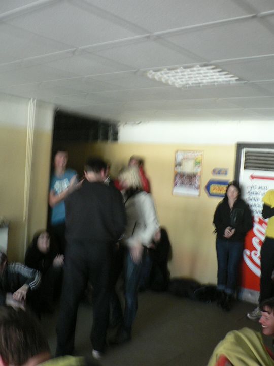 P1060364.JPG - Následuje vyhlášení, kvůli dětem se vyhlašování provádí na chodbě. První mezi ženami skončila Míša Čapková.