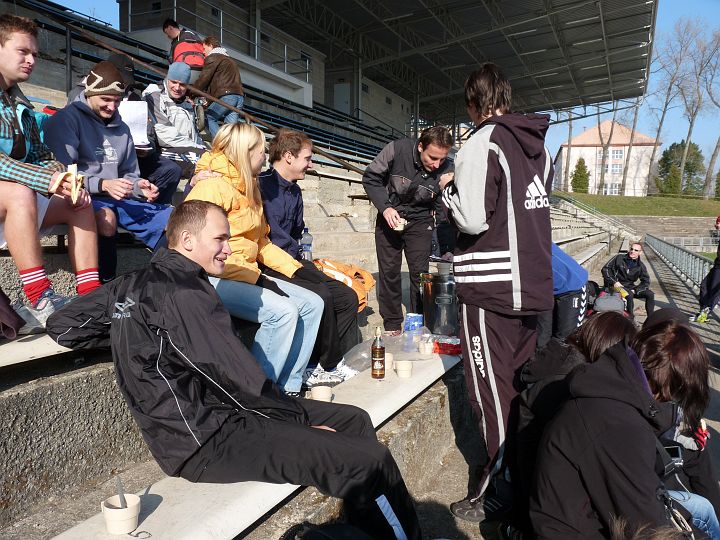 P1130933.JPG - Pro otrlé byl připraven i rum