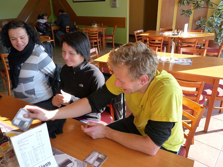 P1130988.JPG - Na jiné tácek a na něm vychlezené pivo