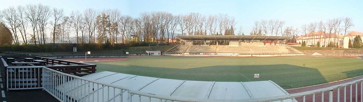 PA238843_1.JPG - Třetí roční tradičního devítiboje se konal až 23. října, tudíž ráno byla na trati jinovatka