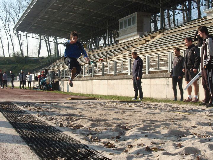 PA238852_1.JPG - Výborná výška, asi Zdenda doletí daleko