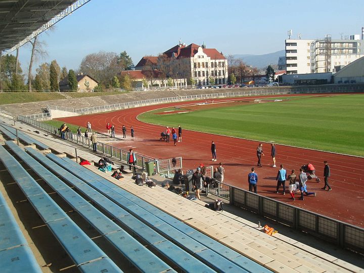 PA238867_1.JPG - První disciplínu nikdo nezaznamenal, druhou byl skok do dálky.