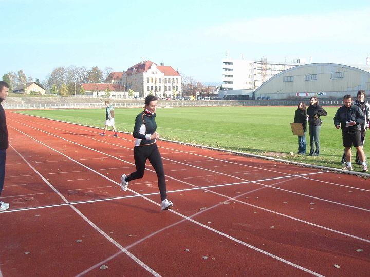 PA238871_1.JPG - Jejich výkony byly obdivuhodné, Iveta dobíhá.