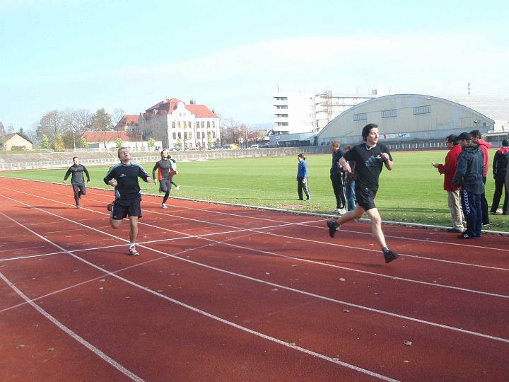 PA238873_1.JPG - Štěpán totálně vyřízený, Radek si dává ještě jedno kolečko navíc.