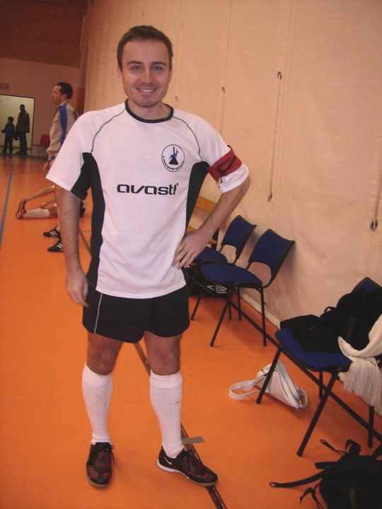 23812_1407562712440_1333608831_31118585_3050949_n.jpg - Hrdý kapitán si to opravdu užívá.