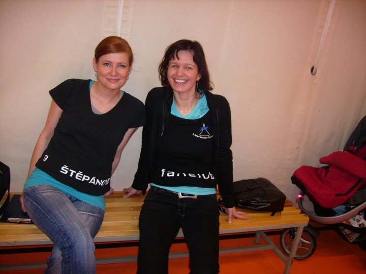 23812_1407562752441_1333608831_31118586_292080_n.jpg - Krásné fanynky očekávájí pouze výhru.