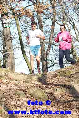 VKU08PH0786.jpg - Pavel celý závod sváděl boj s panem Růžovým.