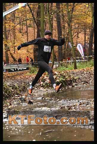 VKU09JK3294.jpg - Kroci zvolil styl čapí krok.