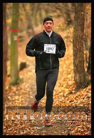 VKU09TS0939.jpg - Kroci těsně před závěřečnou rovinkou.